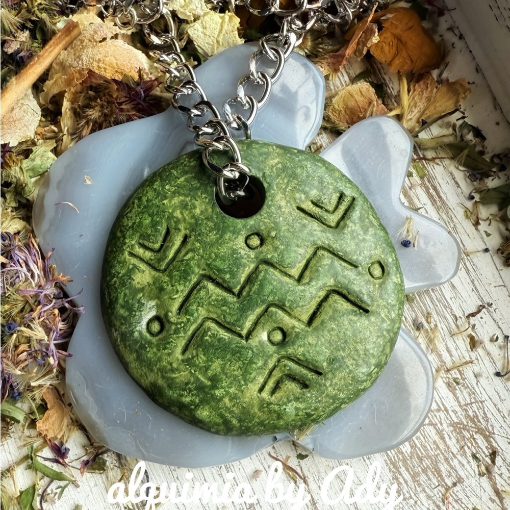 Fall + brutalist Green Pendant Necklace
